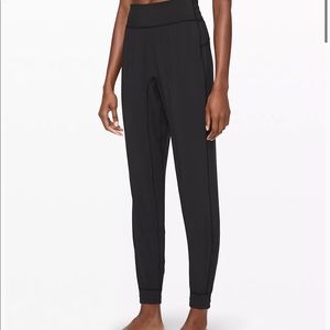 NWT Lululemon Sun Setter Jogger 28”